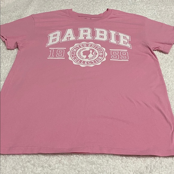 Barbie women’s size Medium Pink Short Sleeve Tee 1959 limited edition collection - Picture 12 of 15